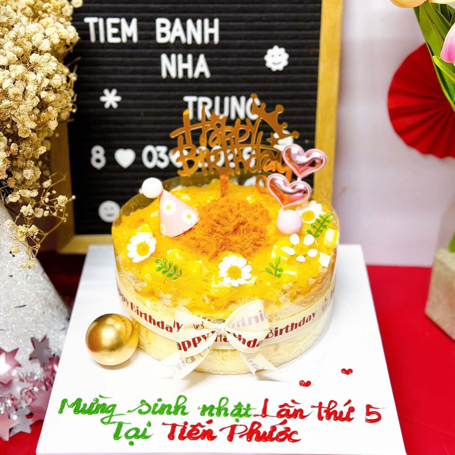 Bánh Sinh Nhật Bông Lan Trứng Muối
